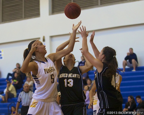 Punahou tops Sacred Hearts, 38-29, to advance - ScoringLive